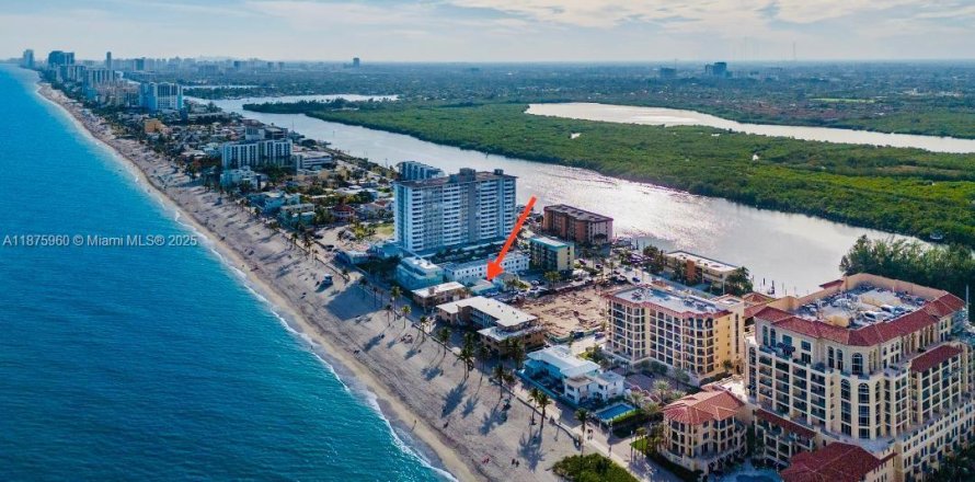 Дом в Холливуд, Флорида 1 спальня, 83.61м2 № 1948066