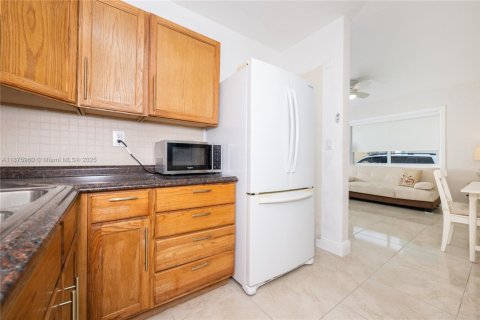 Снять в аренду виллу или дом в Холливуд, Флорида 1 спальня, 83.61м2, № 1948066 - фото 9