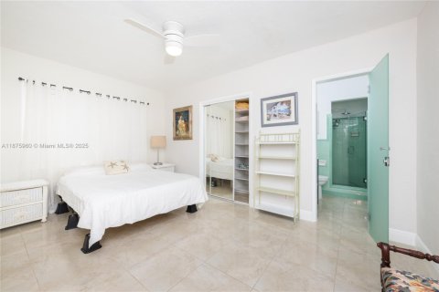 Снять в аренду виллу или дом в Холливуд, Флорида 1 спальня, 83.61м2, № 1948066 - фото 18