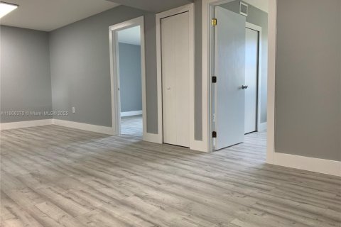 Снять в аренду кондоминиум в Майами-Гарденс, Флорида 2 спальни, 67.82м2, № 1928246 - фото 8
