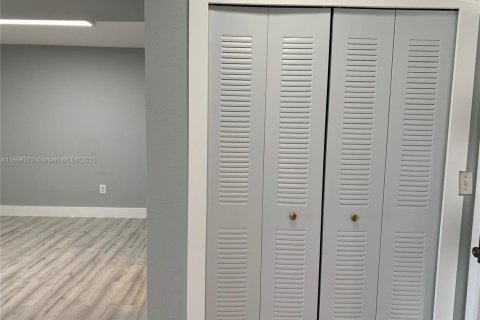 Снять в аренду кондоминиум в Майами-Гарденс, Флорида 2 спальни, 67.82м2, № 1928246 - фото 6