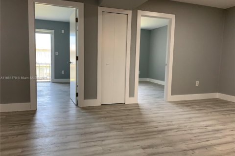 Снять в аренду кондоминиум в Майами-Гарденс, Флорида 2 спальни, 67.82м2, № 1928246 - фото 13