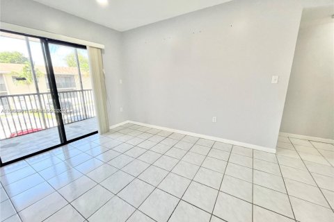 Condominio en alquiler en Cutler Bay, Florida, 2 dormitorios, 87.33 m2 № 2029788 - foto 7