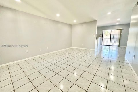 Condominio en alquiler en Cutler Bay, Florida, 2 dormitorios, 87.33 m2 № 2029788 - foto 3