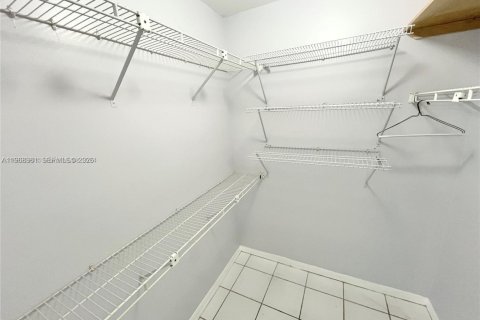 Condominio en alquiler en Cutler Bay, Florida, 2 dormitorios, 87.33 m2 № 2029788 - foto 10