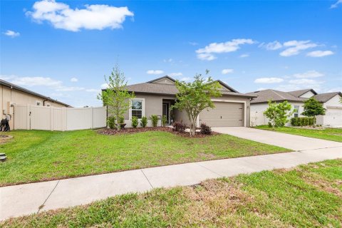 House in Spring Hill, Florida 4 bedrooms, 182.46 sq.m. № 2207111 - photo 3