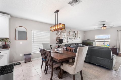 House in Spring Hill, Florida 4 bedrooms, 182.46 sq.m. № 2207111 - photo 10
