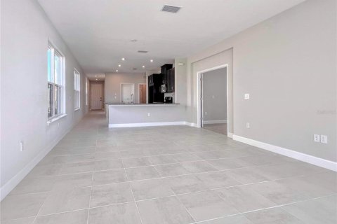 House in Sarasota, Florida 3 bedrooms, 166.3 sq.m. № 2396032 - photo 8