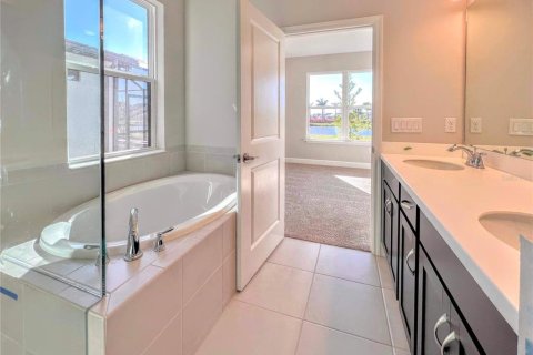 House in Sarasota, Florida 3 bedrooms, 166.3 sq.m. № 2396032 - photo 13