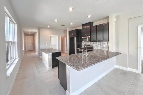 House in Sarasota, Florida 3 bedrooms, 166.3 sq.m. № 2396032 - photo 2