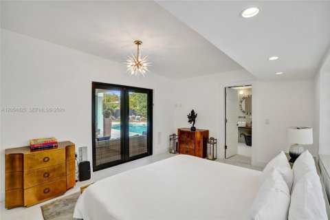 Villa ou maison à vendre à North Miami Beach, Floride: 5 chambres, 317.17 m2 № 2172215 - photo 17