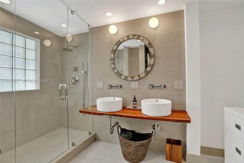 Villa ou maison à vendre à North Miami Beach, Floride: 5 chambres, 317.17 m2 № 2172215 - photo 20