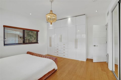 Villa ou maison à vendre à North Miami Beach, Floride: 5 chambres, 317.17 m2 № 2172215 - photo 29