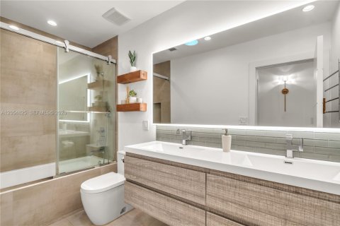 Villa ou maison à vendre à North Miami Beach, Floride: 5 chambres, 317.17 m2 № 2172215 - photo 30
