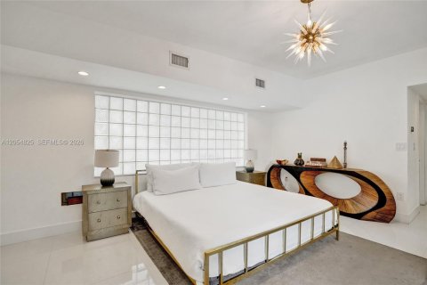 Villa ou maison à vendre à North Miami Beach, Floride: 5 chambres, 317.17 m2 № 2172215 - photo 19