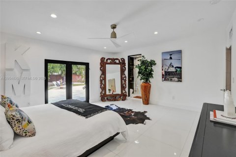 Villa ou maison à vendre à North Miami Beach, Floride: 5 chambres, 317.17 m2 № 2172215 - photo 23
