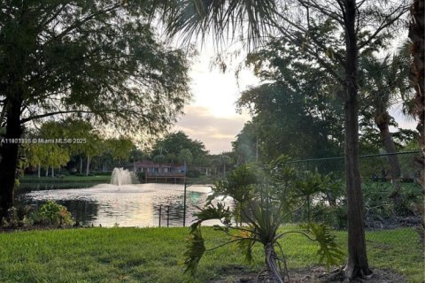 Copropriété à vendre à Plantation, Floride: 2 chambres, 87.33 m2 № 2012126 - photo 8