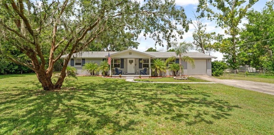 House in Dade City, Florida 3 bedrooms, 154.4 sq.m. № 1879231