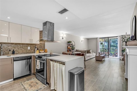 Condo in Aventura, Florida, 1 bedroom  № 1799394 - photo 2