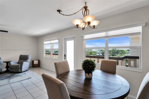 Condo in Deerfield Beach, Florida, 2 bedrooms  № 1716415 - photo 9