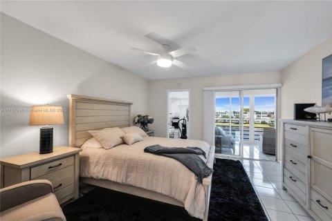 Condo in Deerfield Beach, Florida, 2 bedrooms  № 1716415 - photo 5