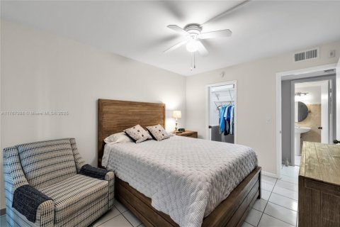 Condo in Deerfield Beach, Florida, 2 bedrooms  № 1716415 - photo 11
