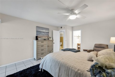 Condo in Deerfield Beach, Florida, 2 bedrooms  № 1716415 - photo 8