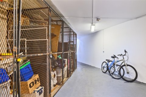 Condo in Deerfield Beach, Florida, 2 bedrooms  № 1716415 - photo 25