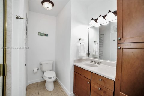House in Marathon, Florida 3 bedrooms, 113.53 sq.m. № 1863771 - photo 14