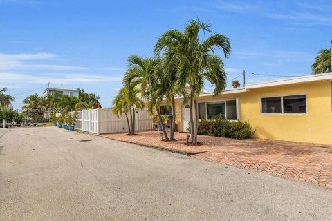 House in Marathon, Florida 3 bedrooms, 113.53 sq.m. № 1863771 - photo 4