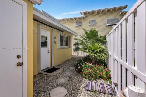 House in Marathon, Florida 3 bedrooms, 113.53 sq.m. № 1863771 - photo 24