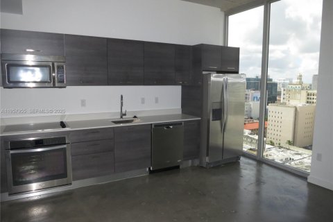 Condo in Miami, Florida, 2 bedrooms  № 2052899 - photo 9