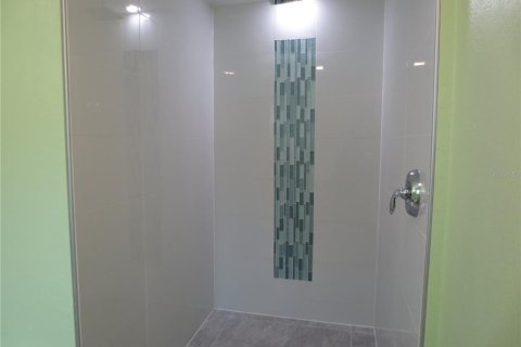 Villa ou maison à louer à Palm Harbor, Floride: 2 chambres, 117.34 m2 № 1868878 - photo 21