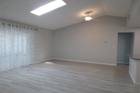 Villa ou maison à louer à Palm Harbor, Floride: 2 chambres, 117.34 m2 № 1868878 - photo 15