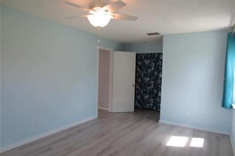 Villa ou maison à louer à Palm Harbor, Floride: 2 chambres, 117.34 m2 № 1868878 - photo 19