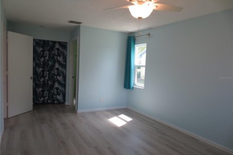 Villa ou maison à louer à Palm Harbor, Floride: 2 chambres, 117.34 m2 № 1868878 - photo 18
