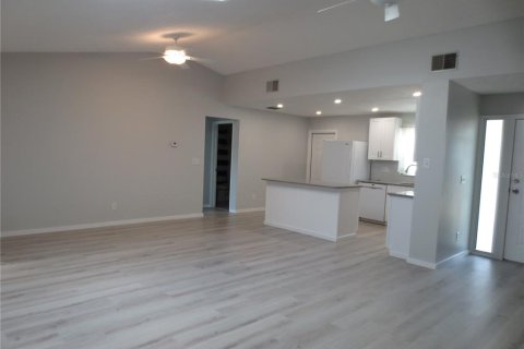 Villa ou maison à louer à Palm Harbor, Floride: 2 chambres, 117.34 m2 № 1868878 - photo 14