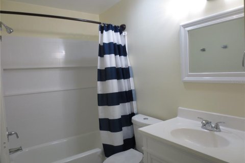 Villa ou maison à louer à Palm Harbor, Floride: 2 chambres, 117.34 m2 № 1868878 - photo 3