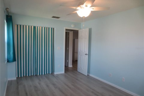 Villa ou maison à louer à Palm Harbor, Floride: 2 chambres, 117.34 m2 № 1868878 - photo 6