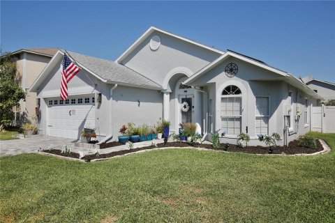 House in Apopka, Florida 4 bedrooms, 155.98 sq.m. № 1797753 - photo 3
