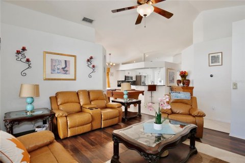 House in Apopka, Florida 4 bedrooms, 155.98 sq.m. № 1797753 - photo 9