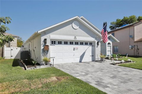 House in Apopka, Florida 4 bedrooms, 155.98 sq.m. № 1797753 - photo 2