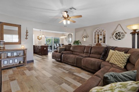 Casa en venta en Pompano Beach, Florida, 4 dormitorios, 177.63 m2 № 2190299 - foto 4