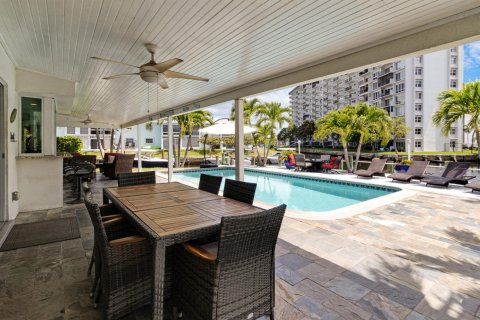 Casa en venta en Pompano Beach, Florida, 4 dormitorios, 177.63 m2 № 2190299 - foto 29