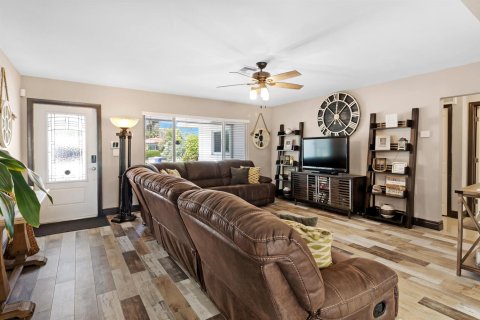 Casa en venta en Pompano Beach, Florida, 4 dormitorios, 177.63 m2 № 2190299 - foto 3