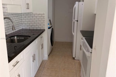 Apartment in Miami, Florida 2 bedrooms, 70.88 sq.m. № 2087243 - photo 12