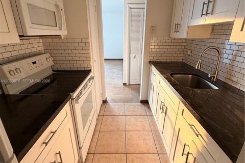Apartment in Miami, Florida 2 bedrooms, 70.88 sq.m. № 2087243 - photo 11