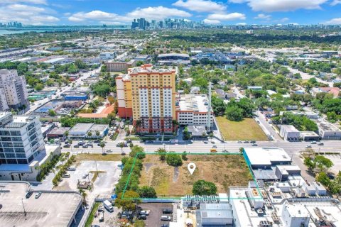 Immobilier commercial à vendre à Miami, Floride № 1959467 - photo 2