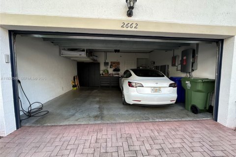 Townhouse in Miramar, Florida 3 bedrooms, 185.8 sq.m. № 1976478 - photo 25