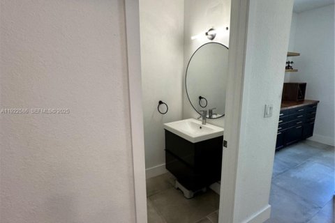 Townhouse in Miramar, Florida 3 bedrooms, 185.8 sq.m. № 1976478 - photo 9